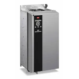 131L9881 Variador de frecuencia Danfoss, 50HP/37kW, Trifásico, 380-480VCA, IP20, s/panel de control, VLT® HVAC Basic Drive FC-101