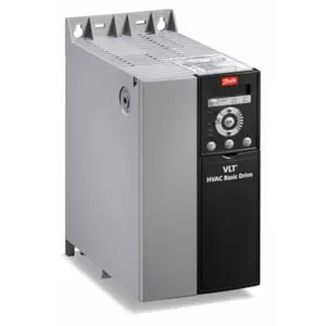 131L9870 Variador de frecuencia Danfoss, 20HP/15kW, Trifásico, 380-480VCA, IP20, s/panel de control, VLT® HVAC Basic Drive FC-101